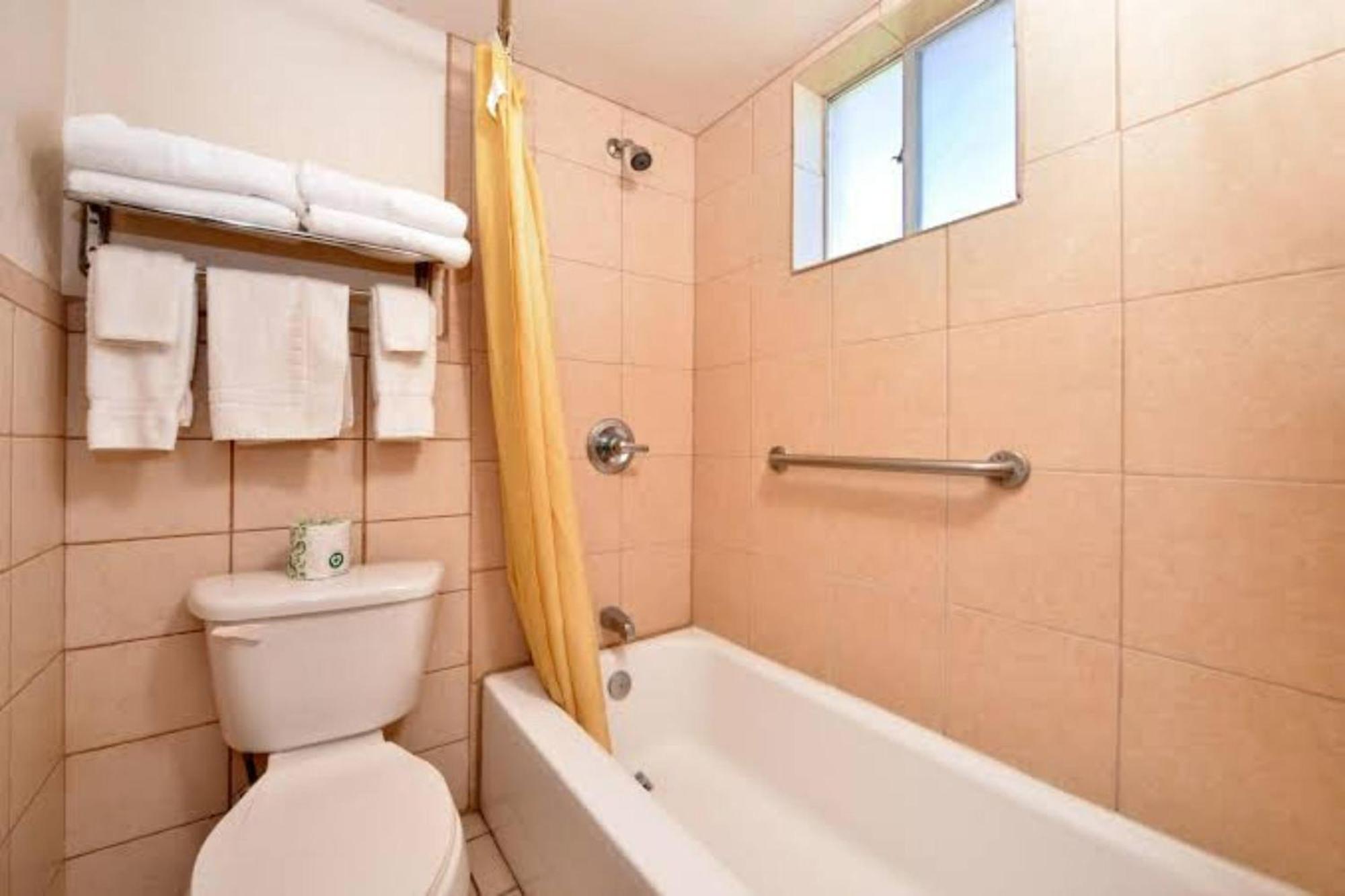 Exclusivo Inn By Oyo Grand Prairie, Tx Zewnętrze zdjęcie